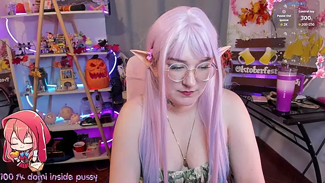 Snapshot of HunnyyLove chatting on October 10, 2025, 5:23 pm HunnyyLove online show from October 10, 2025, 5:23 pm