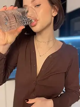 Snapshot of Camilla_Railian chatting on January 4, 2025, 1:31 pm Camilla Railian online show from January 4, 2025, 1:31 pm