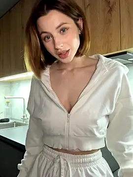 Snapshot of Camilla_Railian chatting on September 16, 2025, 1:50 am Camilla Railian online show from September 16, 2025, 1:50 am