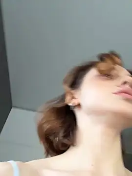 Snapshot of Camilla_Railian chatting on October 25, 2025, 6:10 am Camilla Railian online show from October 25, 2025, 6:10 am