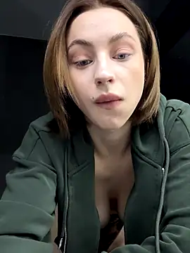 Snapshot of Camilla_Railian chatting on November 2, 2025, 1:41 am Camilla Railian online show from November 2, 2025, 1:41 am