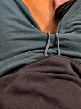 Snapshot of MrandMrsHaze chatting on May 2, 2026, 4:50 am MrandMrsHaze online show from May 2, 2026, 4:50 am