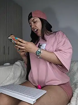 amycute  online show from June 16, 2026, 12:13 am