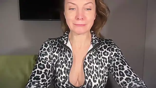 RachellAmazing online show from December 4, 2025, 1:42 pm