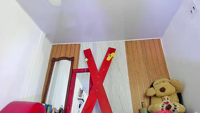 Lunastar02 online show from April 18, 2026, 1:59 pm