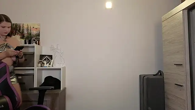 Snapshot of TinniAngel chatting on October 1, 2025, 5:08 pm TinniAngel online show from October 1, 2025, 5:08 pm