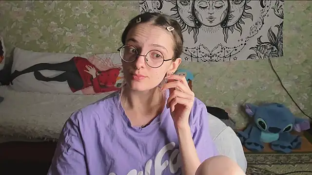 Cutie Adelia online show from April 22, 2026, 4:08 pm