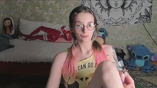 Snapshot of Cutie_Adelia chatting on May 6, 2026, 2:00 pm Cutie Adelia online show from May 6, 2026, 2:00 pm