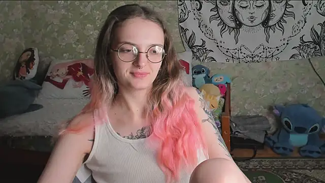 Snapshot of Cutie_Adelia chatting on May 10, 2026, 5:56 am Cutie Adelia online show from May 10, 2026, 5:56 am