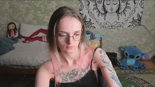 Snapshot of Cutie_Adelia chatting on May 20, 2026, 4:35 pm Cutie Adelia online show from May 20, 2026, 4:35 pm