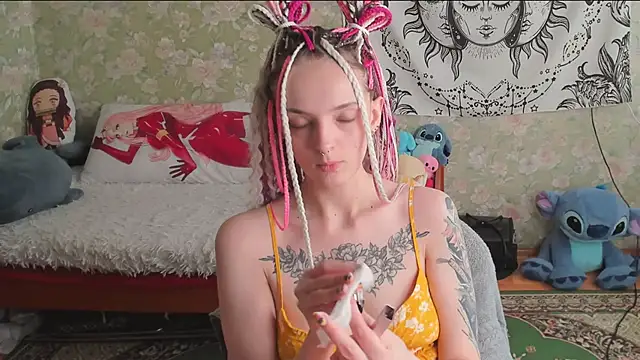 Snapshot of Cutie_Adelia chatting on June 12, 2026, 9:41 am Cutie Adelia online show from June 12, 2026, 9:41 am