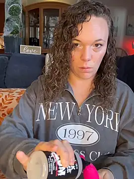 AuroraSummers online show from October 22, 2025, 2:28 pm