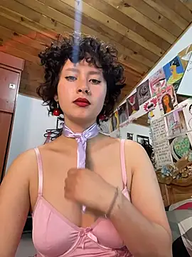 bellaa-w online show from February 12, 2026, 12:44 pm