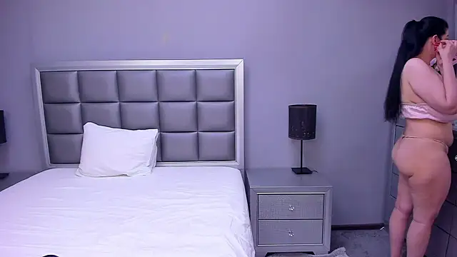 HellennSweet online show from April 6, 2026, 4:21 am