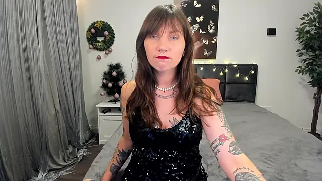 StacyTigerr online show from December 20, 2024, 11:21 am