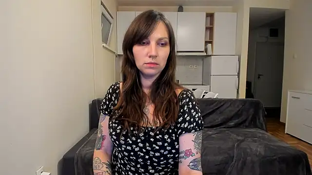 StacyTigerr online show from February 6, 2025, 8:34 pm