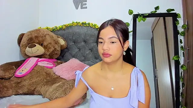 Snapshot of AnahiRivera chatting on October 13, 2025, 10:59 am AnahiRivera online show from October 13, 2025, 10:59 am