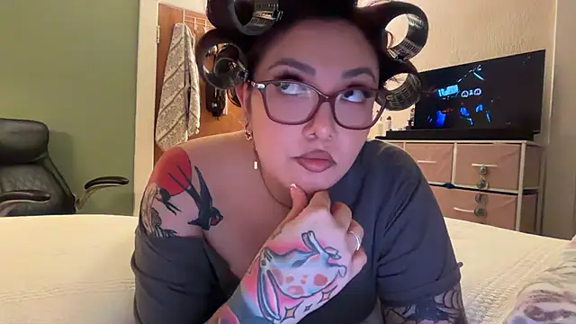 nativepumpkin95 online show from April 22, 2026, 3:31 am