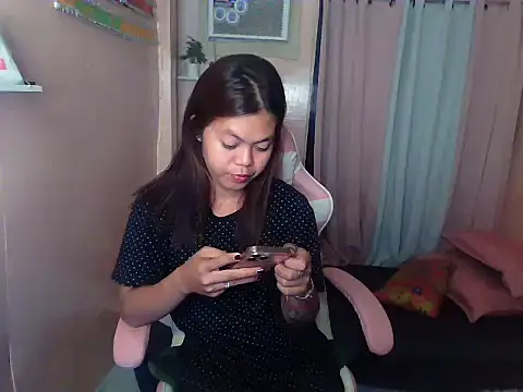 Snapshot of young_salsalita chatting on May 17, 2026, 2:02 pm young salsalita online show from May 17, 2026, 2:02 pm