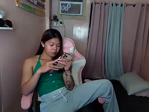 Snapshot of young_salsalita chatting on July 3, 2026, 2:56 pm young salsalita online show from July 3, 2026, 2:56 pm
