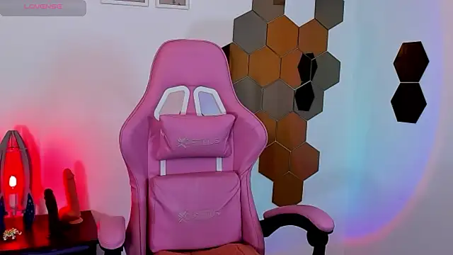 tastymeli online show from April 19, 2026, 8:44 pm