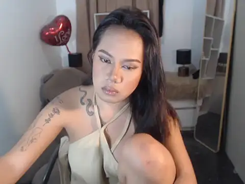FrancineGarcia online show from June 14, 2026, 1:35 pm