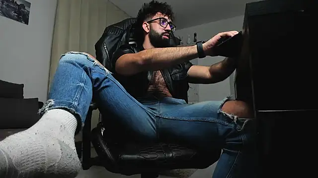 liamaesthetic online show from February 25, 2026, 7:56 pm