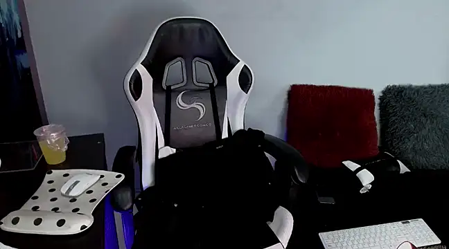 Snapshot of Ardat_Lili69 chatting on January 11, 2025, 4:46 pm Ardat Lili69 online show from January 11, 2025, 4:46 pm