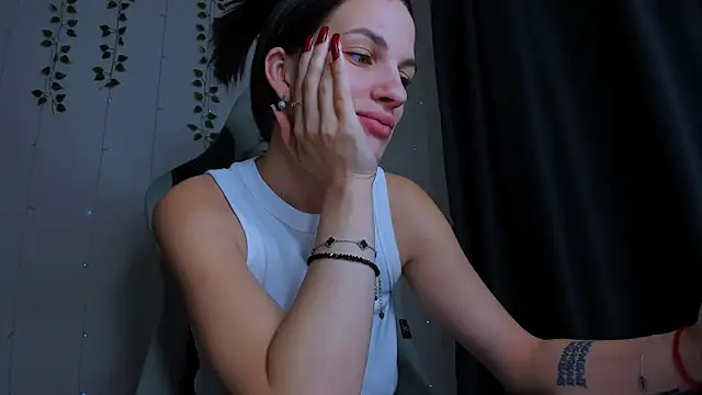 KarlaSim online show from November 1, 2025, 8:49 am