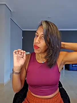 Goldenlace online show from November 16, 2025, 3:17 pm