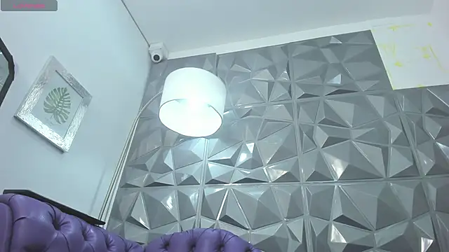 Snapshot of karlyn_angels chatting on December 20, 2024, 12:30 am karlyn angels online show from December 20, 2024, 12:30 am
