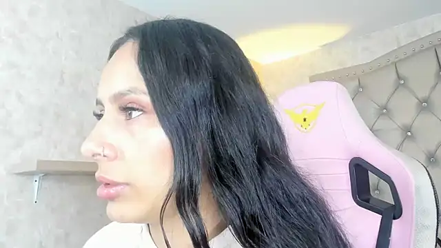 Snapshot of karlyn_angels chatting on February 12, 2025, 8:29 pm karlyn angels online show from February 12, 2025, 8:29 pm