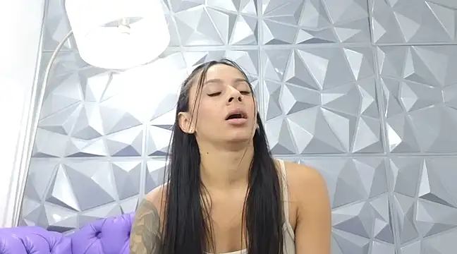 Snapshot of karlyn_angels chatting on February 25, 2025, 5:15 pm karlyn angels online show from February 25, 2025, 5:15 pm