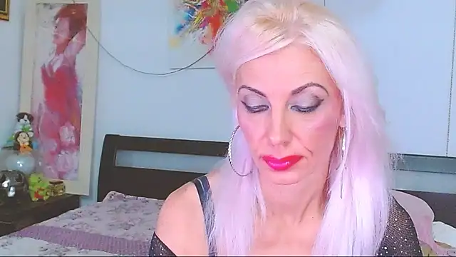 HoneyLara online show from September 14, 2025, 8:52 pm