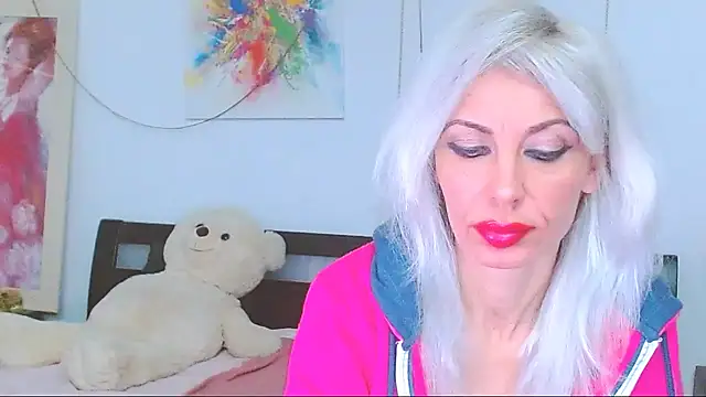 HoneyLara online show from December 21, 2025, 10:28 pm