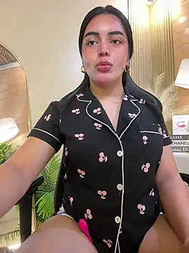 HotstuffCherrySummer online show from February 11, 2025, 7:02 am