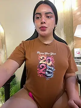 HotstuffCherrySummer online show from February 24, 2025, 9:32 am