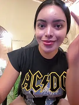 HotstuffCherrySummer online show from February 6, 2026, 8:29 am