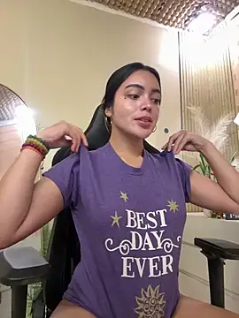 HotstuffCherrySummer online show from April 23, 2026, 11:09 am