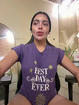 HotstuffCherrySummer online show from April 24, 2026, 11:12 am