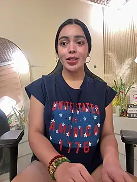 HotstuffCherrySummer online show from April 25, 2026, 11:24 am