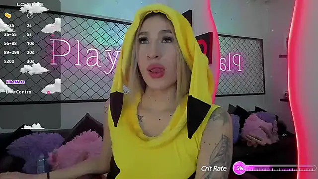 Atenea Klett  online show from March 12, 2025, 1:40 pm