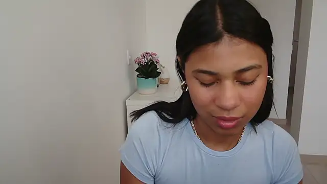 dark enchantress  online show from December 8, 2024, 7:22 pm