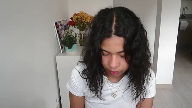 dark enchantress  online show from January 14, 2025, 10:12 pm