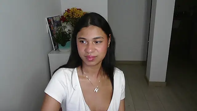 dark enchantress  online show from January 17, 2025, 3:34 am