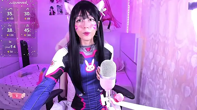 mia kawaii05 online show from September 10, 2025, 8:20 pm