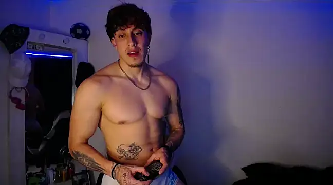 strongboy  online show from December 29, 2024, 7:39 am