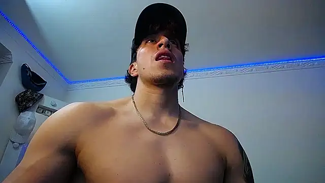 strongboy  online show from January 24, 2025, 11:56 pm