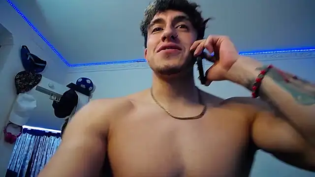 strongboy  online show from October 8, 2025, 6:49 pm