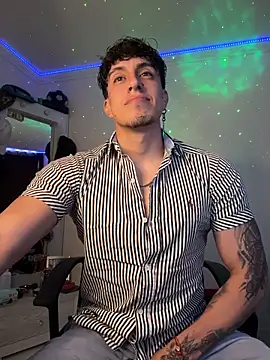 strongboy  online show from December 21, 2025, 9:11 pm